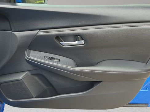 Used 2025 Nissan Sentra SV FWD image 15