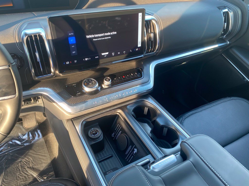 New 2027 Ford Expedition Platinum w/ Stealth Appearance Package AWD/4WD image 26