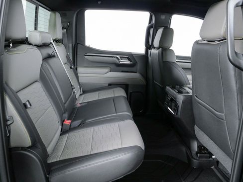 Used 2022 Chevrolet Silverado 1500 ZR2 w/ Technology Package AWD/4WD image 21