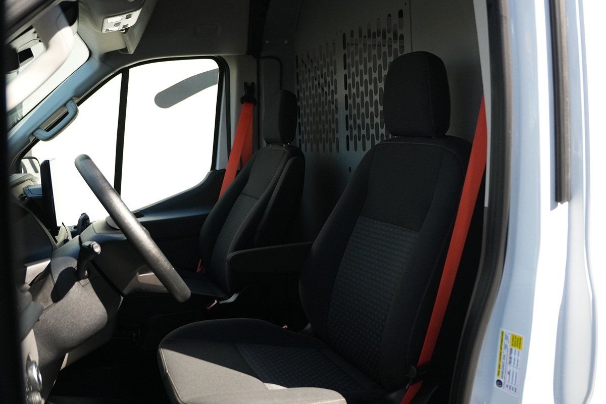 Used 2023 Ford E-Transit Medium Roof RWD image 11