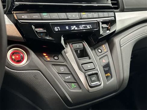 Certified 2025 Honda Odyssey EX-L image 24