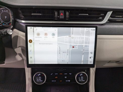 Used 2025 Jaguar F-PACE R-Dynamic S image 17