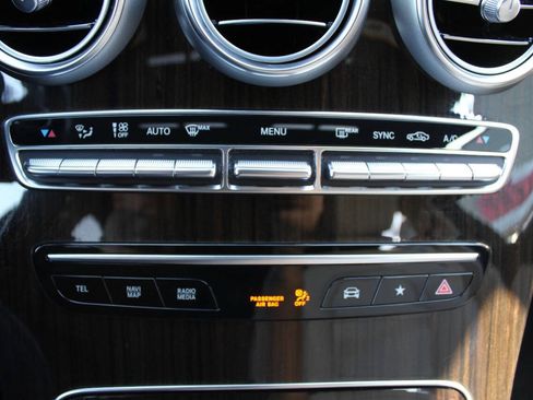 Used 2021 Mercedes-Benz GLC 300 4MATIC Coupe image 12