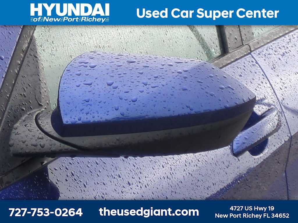 Used 2025 Hyundai Elantra SE w/ Cargo Package FWD image 11