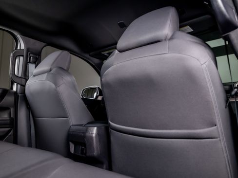 Used 2024 Toyota Tacoma SR5 AWD/4WD image 19