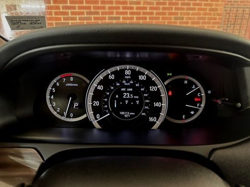 Used 2017 Honda Accord Touring image 18