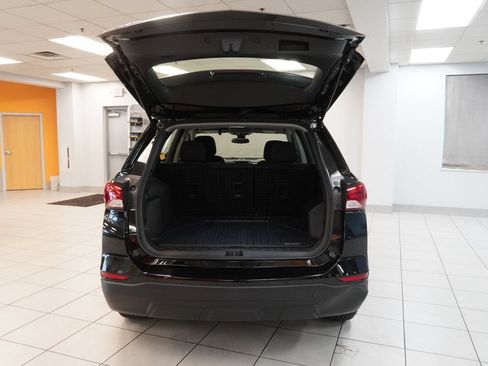 Used 2024 Chevrolet Equinox LS FWD image 9