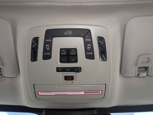Certified 2023 Toyota Sienna XLE FWD image 20