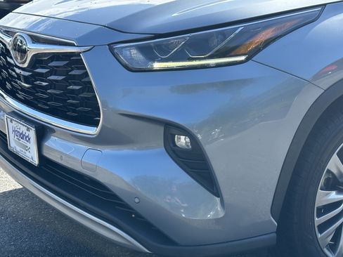 Used 2021 Toyota Highlander Platinum image 6