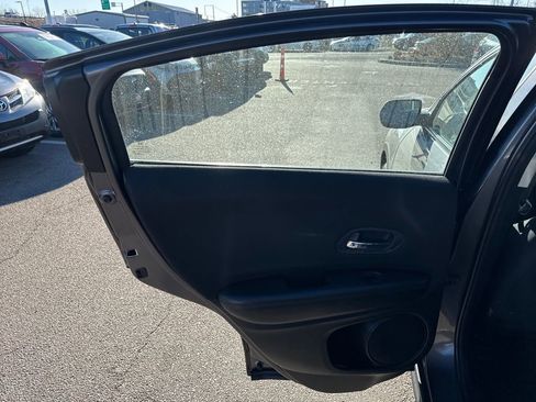 Used 2017 Honda HR-V LX image 35