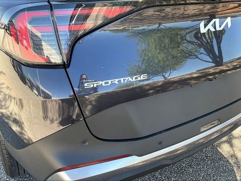 Used 2026 Kia Sportage LX image 8