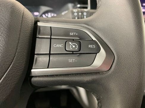 Used 2024 Jeep Compass Latitude AWD/4WD image 19