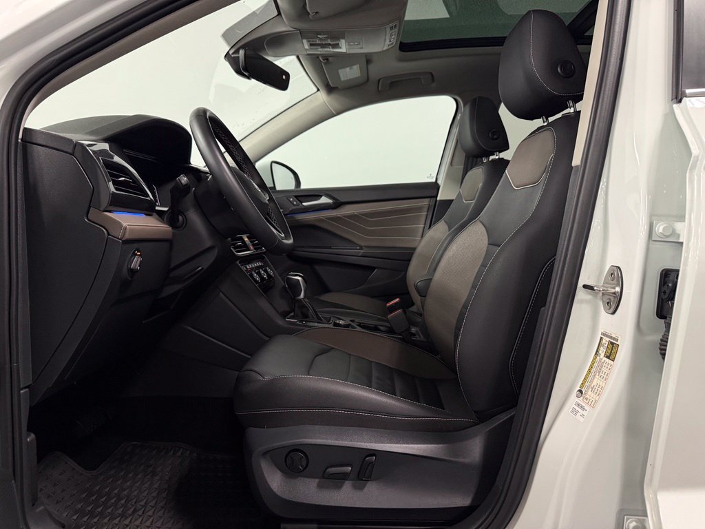 Used 2024 Volkswagen Taos SEL AWD/4WD image 9