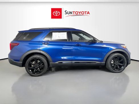 Used 2023 Ford Explorer ST-Line image 2