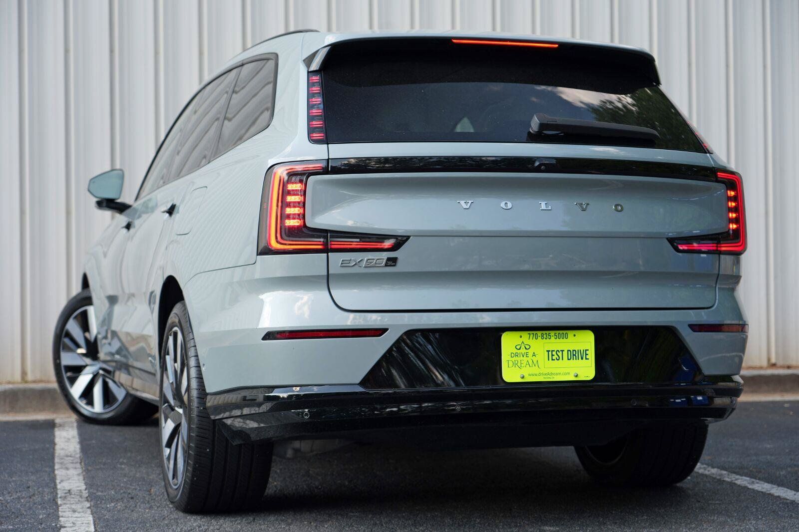 Used 2025 Volvo EX90 Ultra AWD/4WD image 6