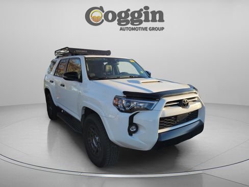 Used 2021 Toyota 4Runner Venture image 6