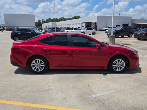 Used 2025 Toyota Camry LE w/ Convenience Package FWD image 4