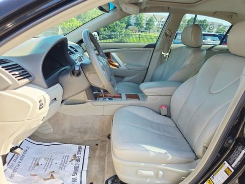 Used 2011 Toyota Camry XLE w/ SE/XLE Extra-Value Pkg FWD image 16