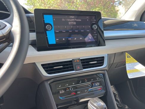New 2026 Volkswagen Taos SE FWD image 20
