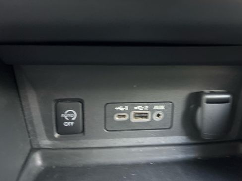 Used 2024 Nissan Sentra SR FWD image 31
