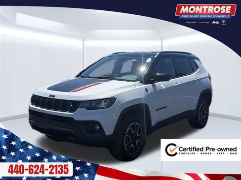 Used 2025 Jeep Compass Trailhawk AWD/4WD image 1