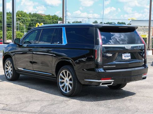 Used 2021 Cadillac Escalade ESV Premium Luxury Platinum AWD/4WD image 3
