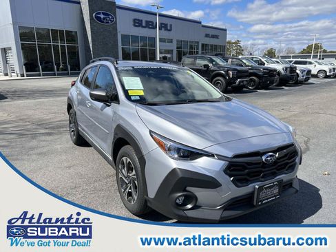 Used 2025 Subaru Crosstrek 2.5i Premium AWD/4WD image 1
