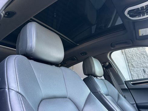 Certified 2023 Porsche Macan AWD/4WD image 17
