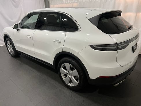 Certified 2022 Porsche Cayenne image 3