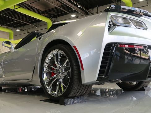 Used 2017 Chevrolet Corvette Z06 RWD image 6