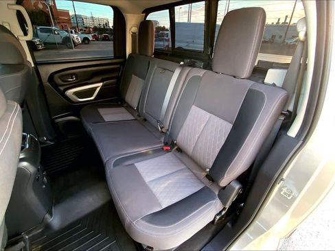 Used 2020 Nissan Titan SV w/ SV Convenience Package image 19