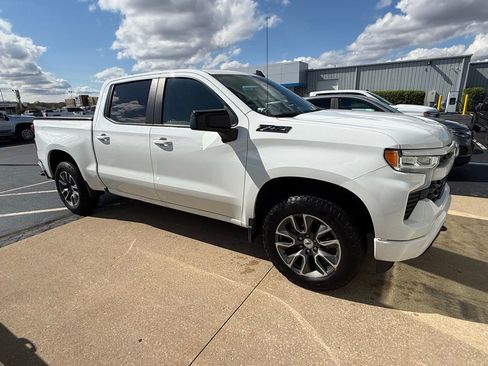 Used 2024 Chevrolet Silverado 1500 RST w/ Z71 Off-Road Package AWD/4WD image 4