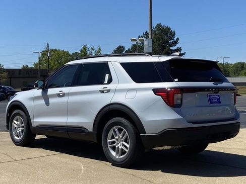 New 2026 Ford Explorer Active image 4