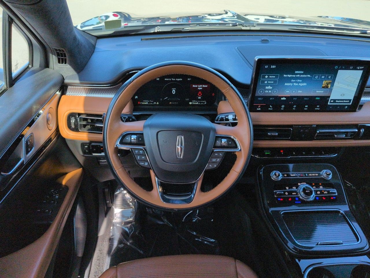 Certified 2023 Lincoln Nautilus Black Label w/ Class II Trailer Tow Package AWD/4WD image 17