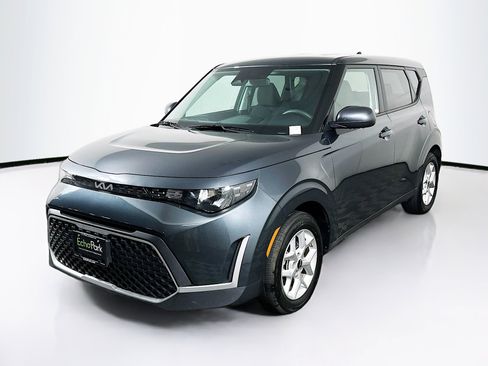 Used 2025 Kia Soul LX w/ LX Technology Package image 3