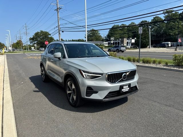 Certified 2025 Volvo XC40 B5 Core w/ Protection Package Premier AWD/4WD image 6
