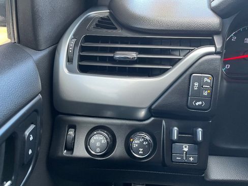 Used 2015 Chevrolet Tahoe LT w/ Luxury Package AWD/4WD image 21