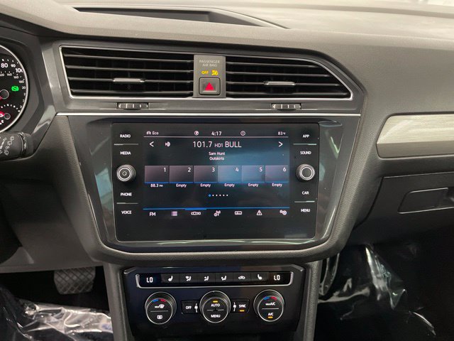 Used 2021 Volkswagen Tiguan SE w/ Panoramic Sunroof Package AWD/4WD image 22