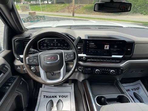 Used 2024 GMC Sierra 2500 SLT w/ SLT Premium Package AWD/4WD image 16