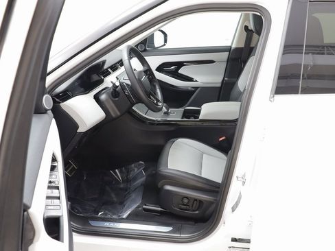 Used 2024 Land Rover Range Rover Evoque Dynamic SE image 6