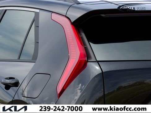 New 2026 Kia Niro EX FWD image 11