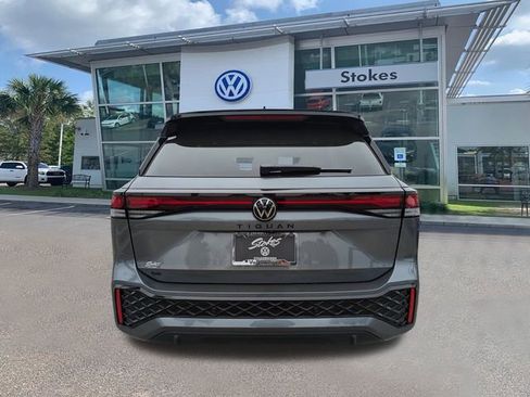 New 2026 Volkswagen Tiguan SE R-Line FWD image 5