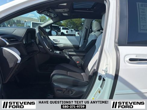Used 2026 Toyota Sienna XSE AWD/4WD image 13