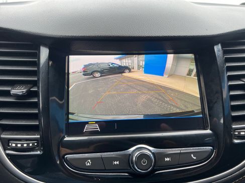 Used 2019 Chevrolet Trax LT w/ LT Convenience Package FWD image 14