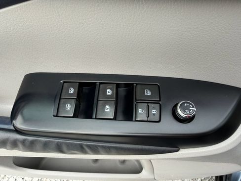 Used 2014 Toyota Highlander XLE AWD/4WD image 34