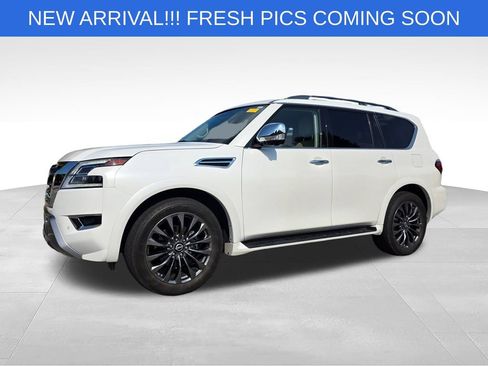 Used 2024 Nissan Armada Platinum w/ Captain's Chairs Package RWD image 2