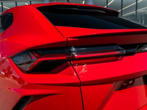 Used 2022 Lamborghini Urus AWD/4WD image 12