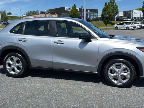 Used 2023 Honda HR-V LX image 3