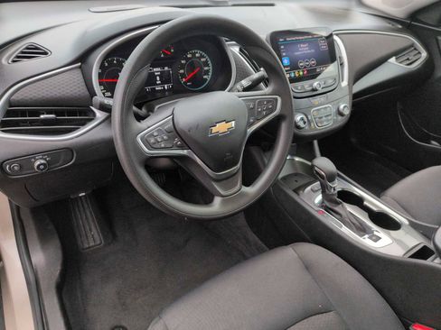 Used 2023 Chevrolet Malibu LT w/ Driver Confidence Package FWD image 2