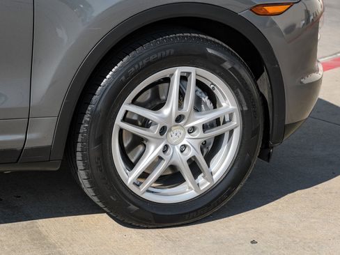 Used 2014 Porsche Cayenne image 50